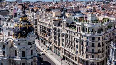 LA INTELIGENCIA ES LA HABILIDAD DE ADAPTARSE A LOS CAMBIOS Madrid Guide Tours