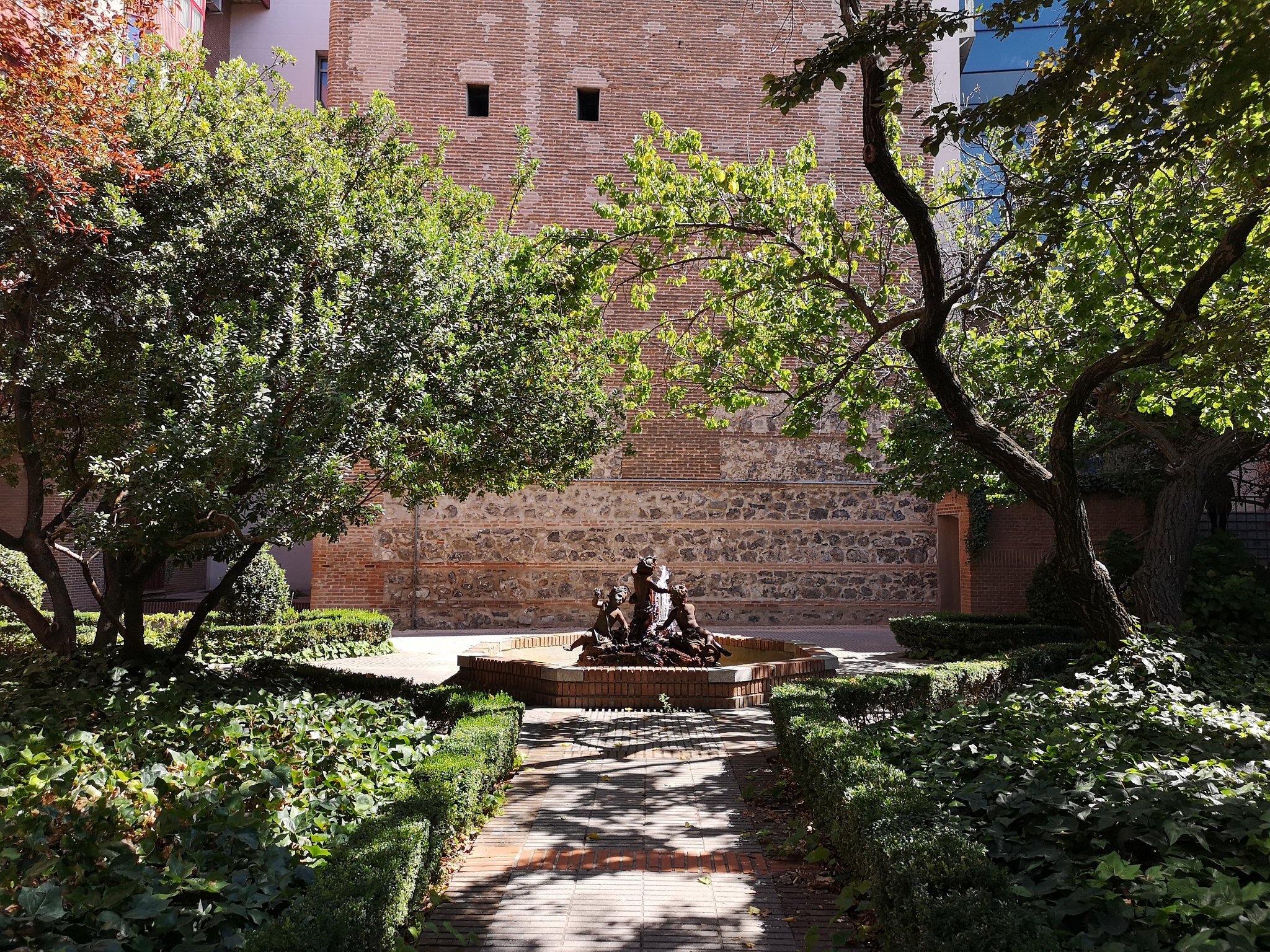 Nuns Orchard Madrid Guide Tours